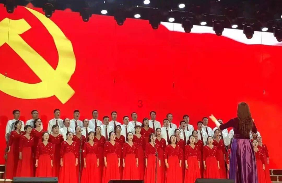 “开卷润新春 悦读辰龙年”迎春活动引领孩子体验传统民俗文化