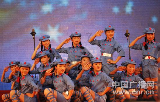 全国暴雨研究中心在武汉挂牌成立 聚焦暴雨预报难题